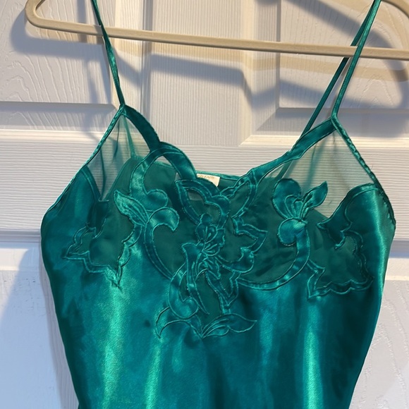 Vintage! Victoria’s Secret Gold Label Green Satin Slip M - Picture 3 of 6